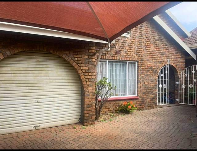 3 BEDROOM PROPERTY TO RENT IN BIRCHLEIGH NORTH